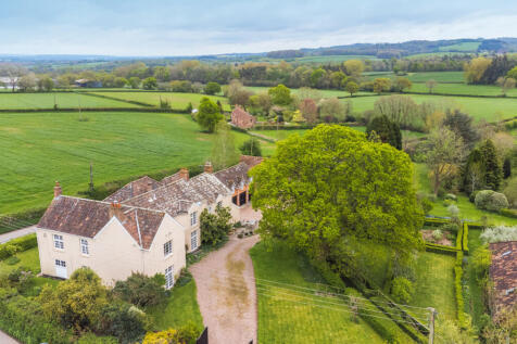 7 bedroom detached house for sale