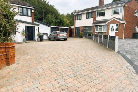 Rose Drive, Clayhanger, Walsall WS8 7EE 3 bed semi