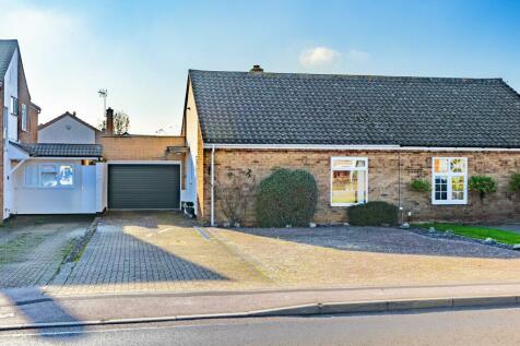 2 bedroom semi-detached bungalow for sale