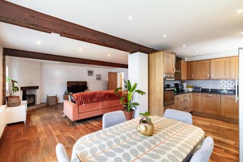 3 bedroom barn conversion for sale