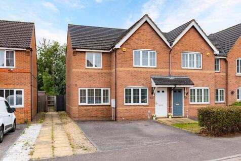 3 bedroom end of terrace house for sale
