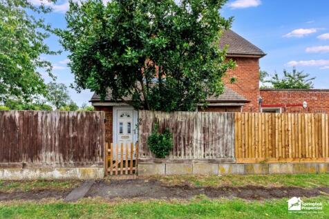 5 bedroom semi-detached house for sale