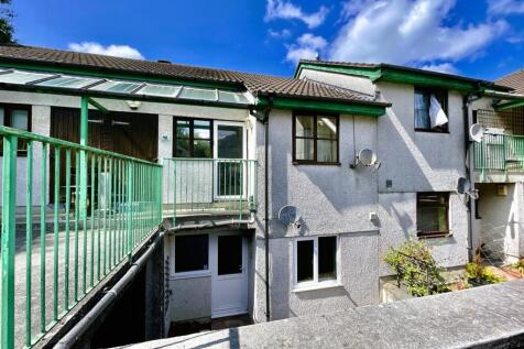 2 bedroom maisonette for sale