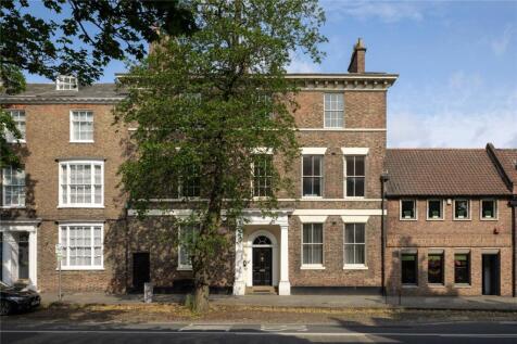 5 bedroom terraced house for sale