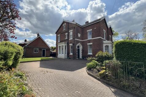 5 bedroom semi-detached house for sale