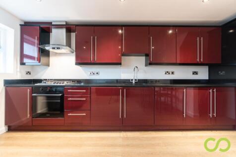 3 bedroom flat for sale
