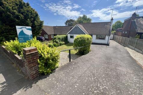 Lower Walmer 3 bed detached bungalow for sale