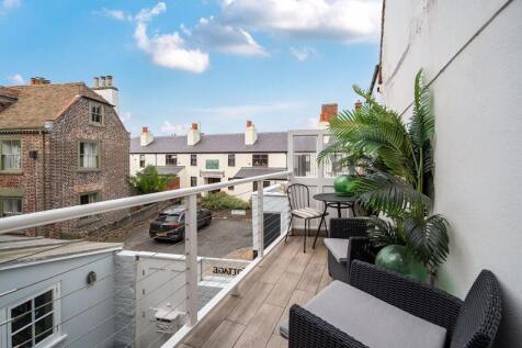Conservation Area 2 bed terraced house for sale