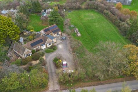 5 bedroom detached bungalow for sale