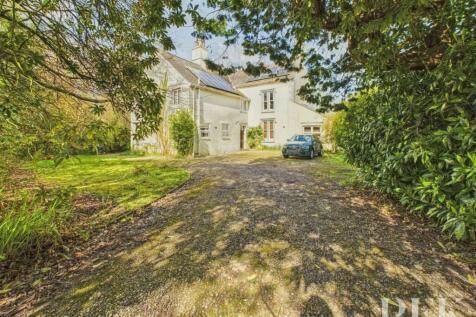 4 bedroom country house for sale