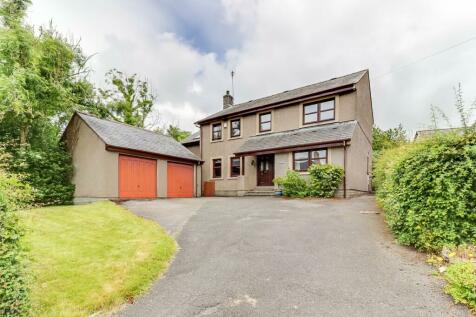 6 bedroom detached house for sale