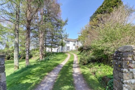Workington CA14 5 bed house for sale