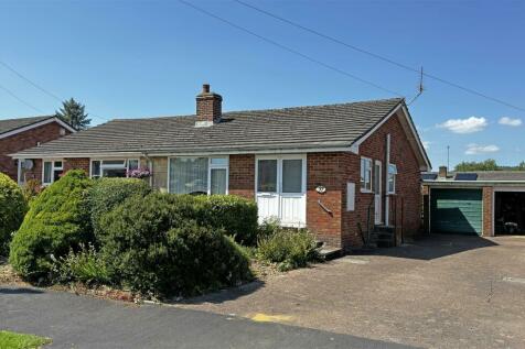 2 bedroom semi-detached bungalow for sale