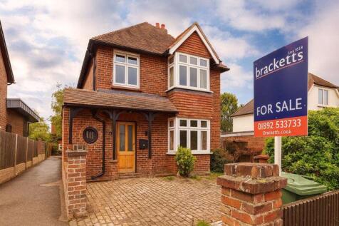 Yew Tree Road, Southborough... 3 bed detached house for sale