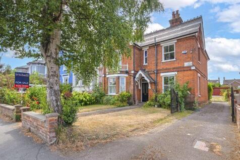 Pembury Road, Tonbridge, TN9 2HX 4 bed detached house for sale