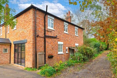 Tonbridge Road, Hildenborough, TN11 3 bed end of terrace house for sale