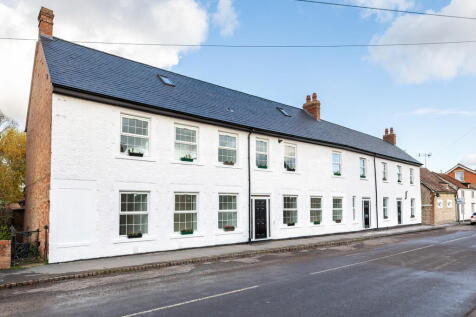 Kineton 2 bed ground floor flat for sale