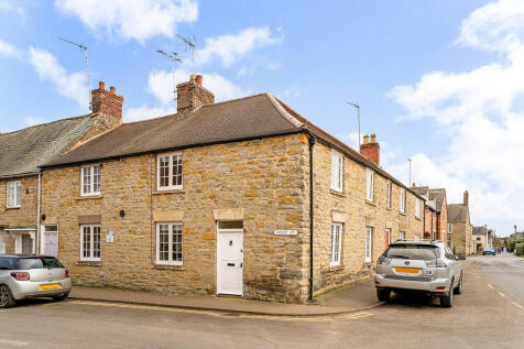 Shipston On Stour 2 bed end of terrace house for sale