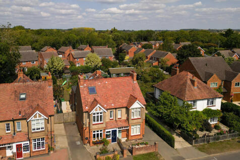 4 bedroom semi-detached house for sale