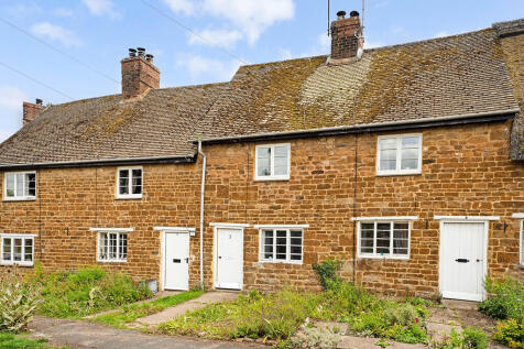 Oxhill 2 bed terraced house for sale