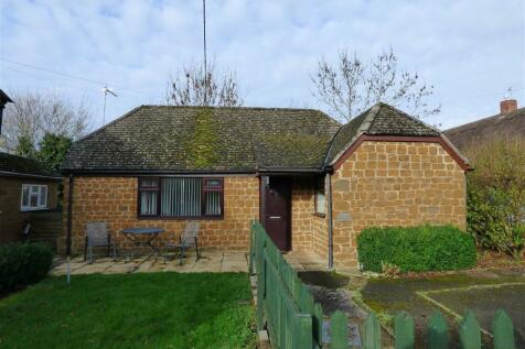 1 bedroom detached bungalow for sale