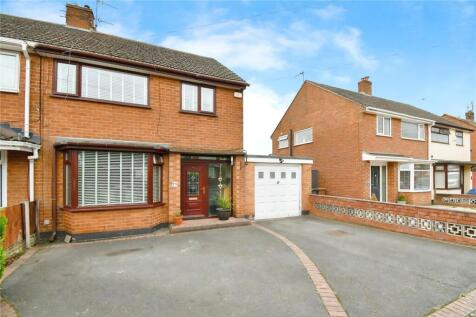 3 bedroom semi-detached house for sale