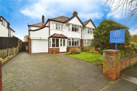 4 bedroom semi-detached house for sale