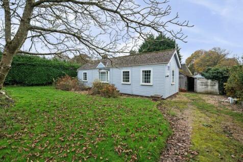 2 bedroom detached bungalow for sale