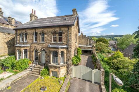 4 bedroom semi-detached house for sale