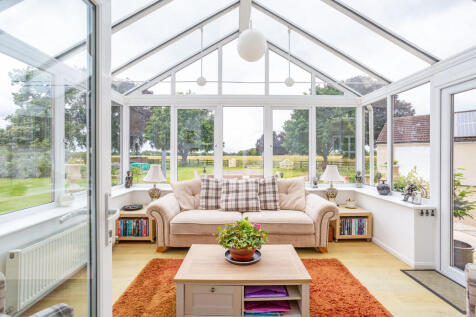 Selby YO8 6 bed detached house for sale