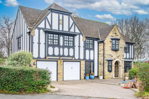 6 bedroom detached house for sale