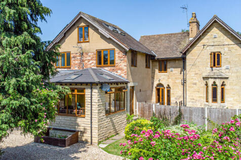 Railway Houses, Church Fenton LS24 5 bed detached house for sale