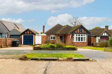 Woodlands Drive, Godstone 2 bed detached bungalow for sale