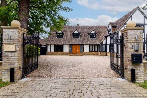 5 bedroom detached house for sale