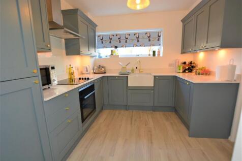 Grove Court, Beaconsfield, HP9 3 bed maisonette for sale