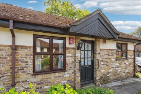 Orchard Close, Beaconsfield, HP9 2 bed semi