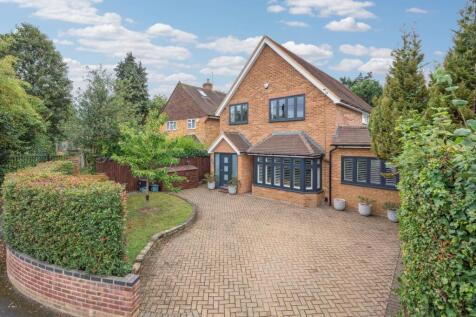 Meadow Lane, Beaconsfield, HP9 4 bed detached house for sale