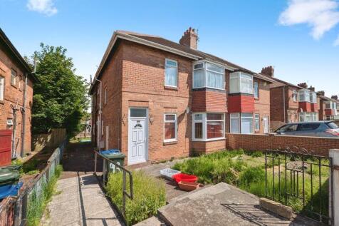 3 bedroom ground floor flat for sale