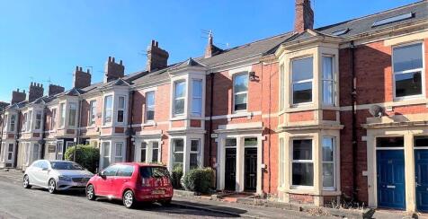 3 bedroom flat for sale