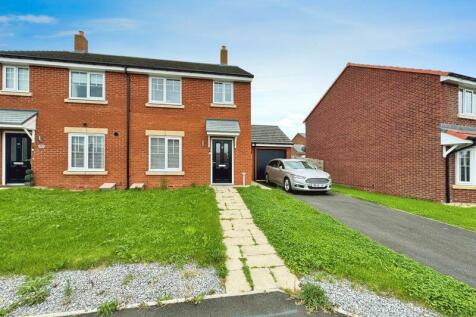 3 bedroom semi-detached house for sale