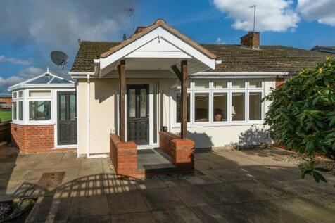 2 bedroom semi-detached bungalow for sale