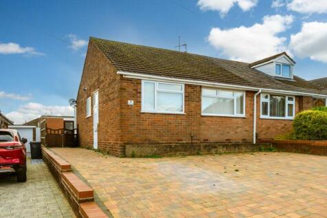 2 bedroom semi-detached bungalow for sale