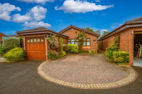 Mount Pleasant, Kingswinford DY6 3 bed detached bungalow for sale