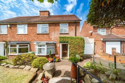 Swiss Drive, Stourbridge DY8 3 bed semi