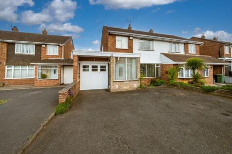 Granville Drive, Kingswinford DY6 3 bed semi