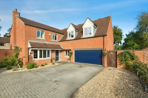 5 bedroom detached house for sale