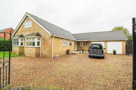 4 bedroom detached bungalow for sale