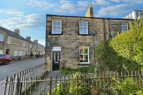 4 bedroom terraced house for sale