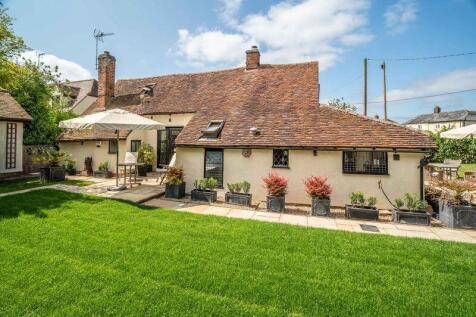 Nr Felsted, Dunmow CM6 3 bed detached house for sale