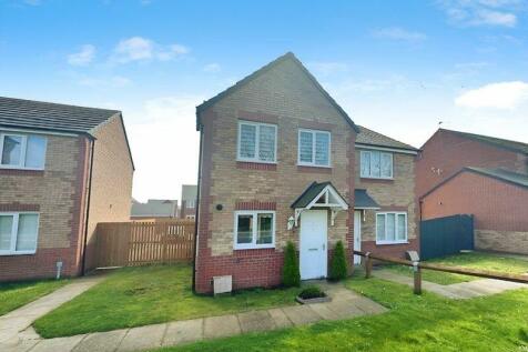 3 bedroom semi-detached house for sale